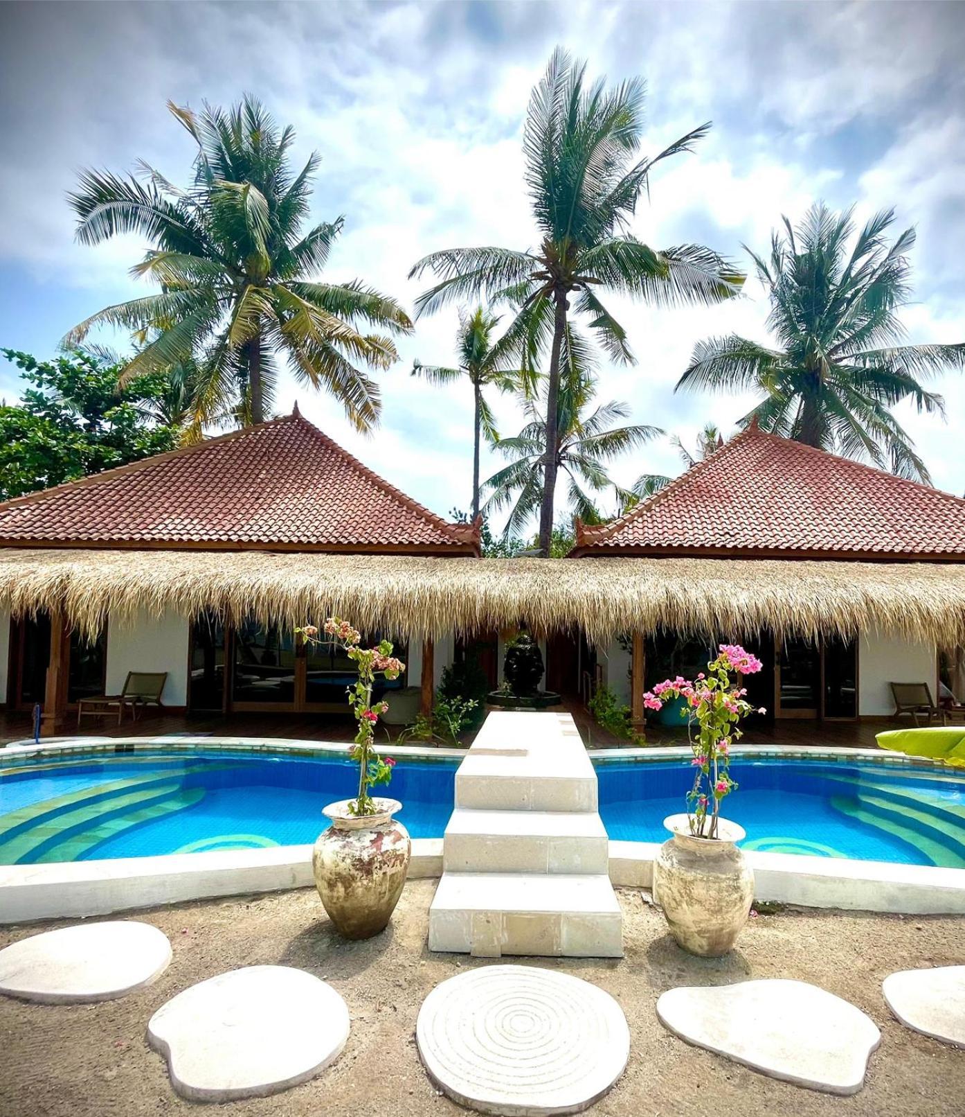 Mandala Beach Healing Rooms Gili Air Exterior photo
